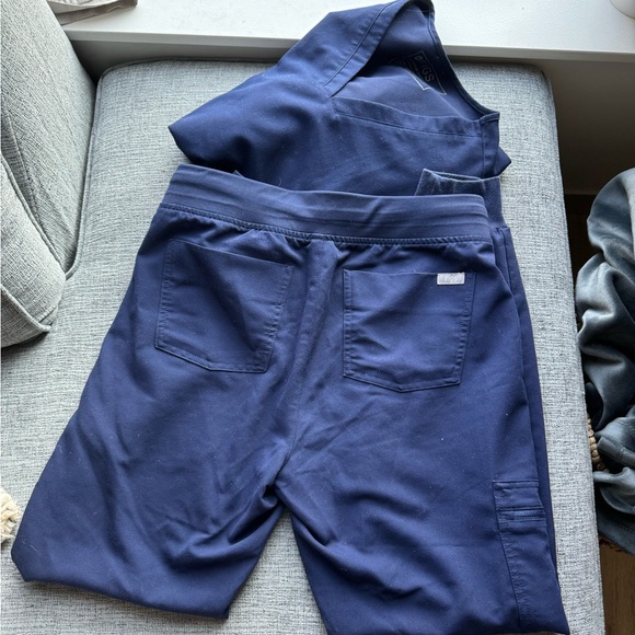 Figs navy blue jogger set - Picture 5 of 7